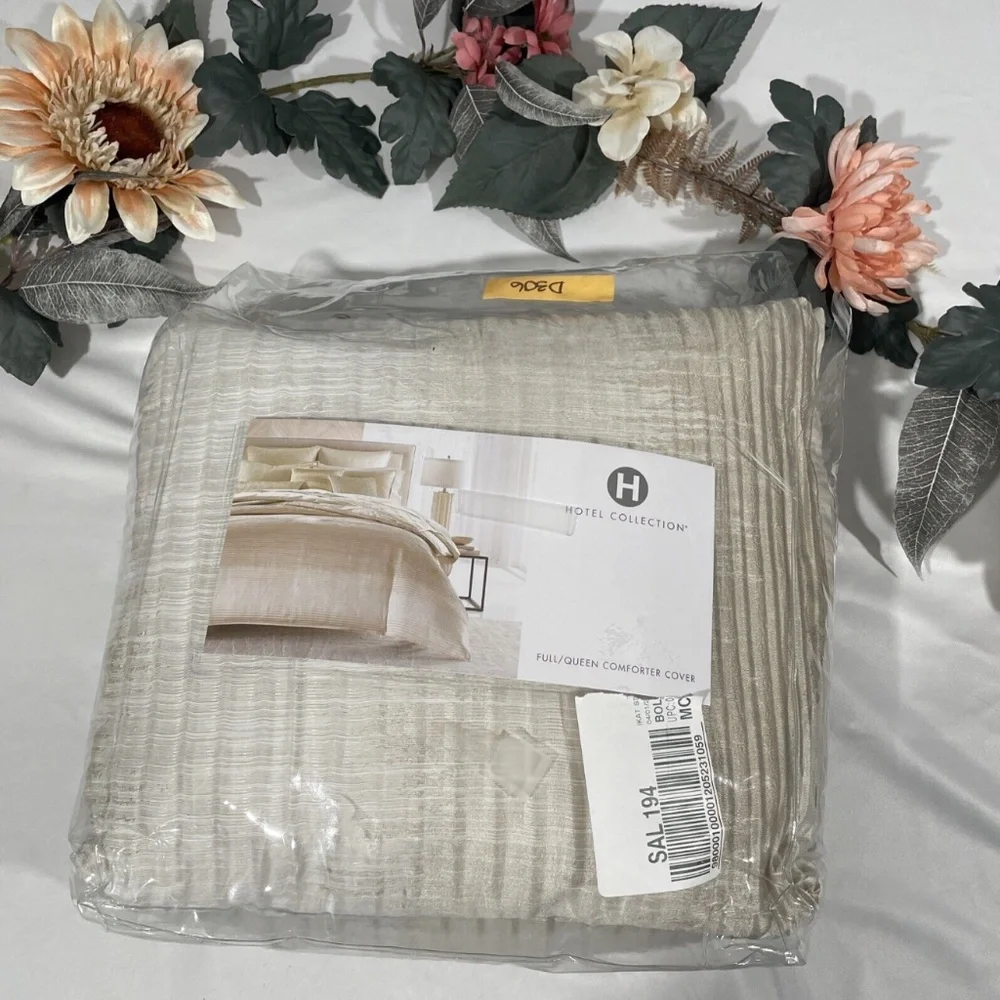 NWD $335 [ Full / Queen ] Duvet Cover for Hotel Collection Ikat‎ Stripe